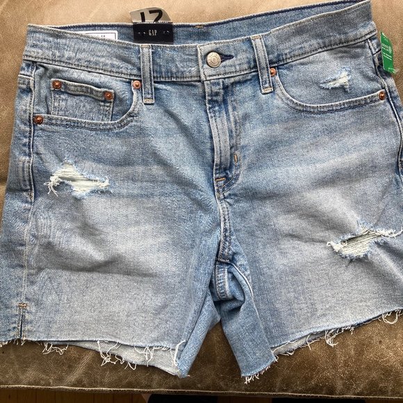 Gap girlfriend shorts 5" mid rise 27 4R NWT - Picture 1 of 4